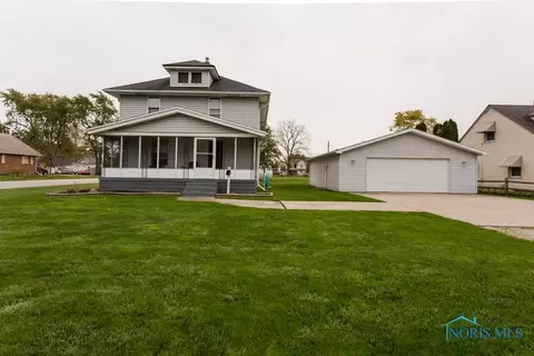 232 E Perry St, Walbridge, OH 43465 photo 1