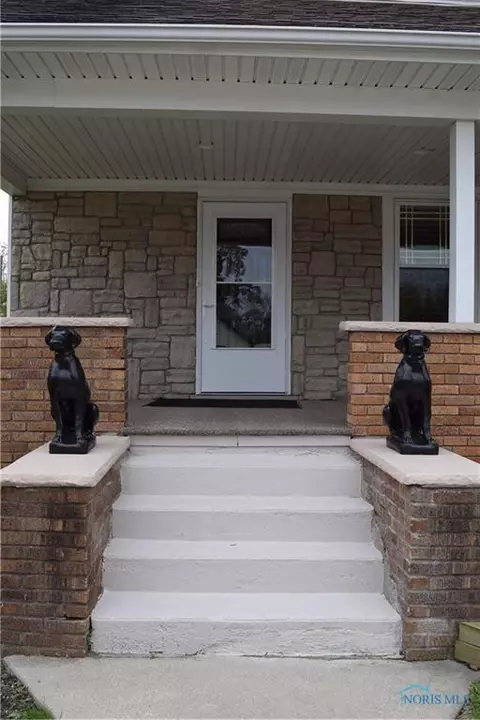 104 Guy St, Walbridge, OH 43465 photo 3