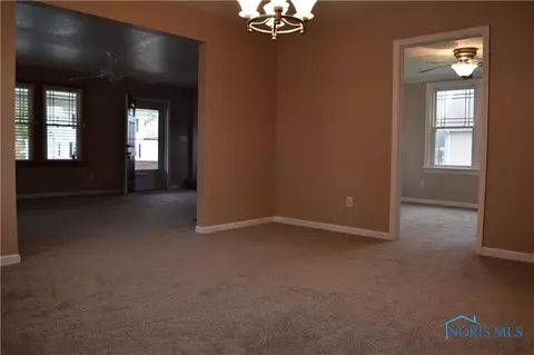104 Guy St, Walbridge, OH 43465 photo 8