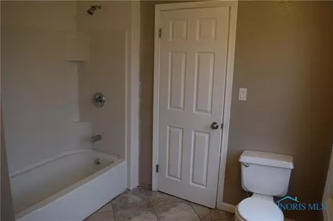 104 Guy St, Walbridge, OH 43465 photo 18