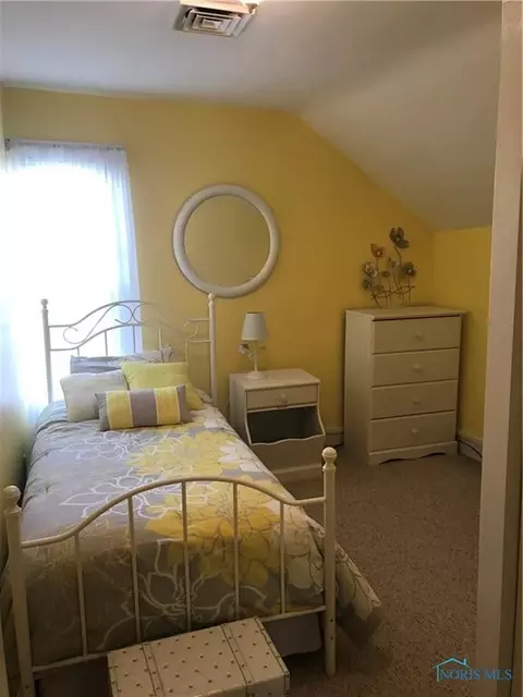 404 E High St, Bryan, OH 43506 photo 13