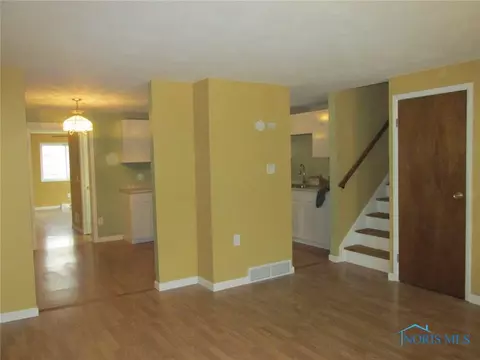 517 Richards Rd, Toledo, OH 43607 photo 3
