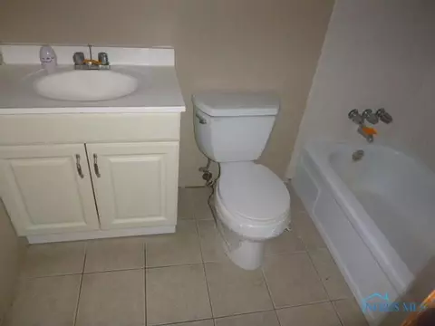 866 Independence Rd, Toledo, OH 43607 photo 16
