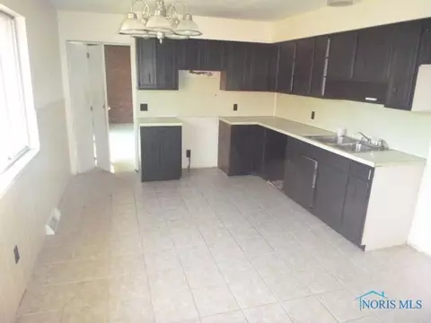 866 Independence Rd, Toledo, OH 43607 photo 7
