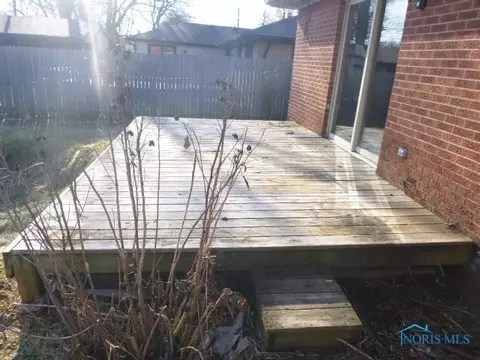 866 Independence Rd, Toledo, OH 43607 photo 3