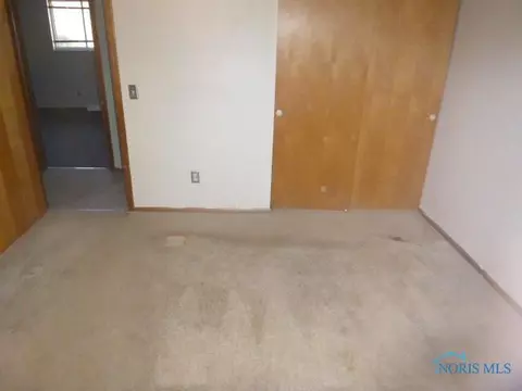 866 Independence Rd, Toledo, OH 43607 photo 15