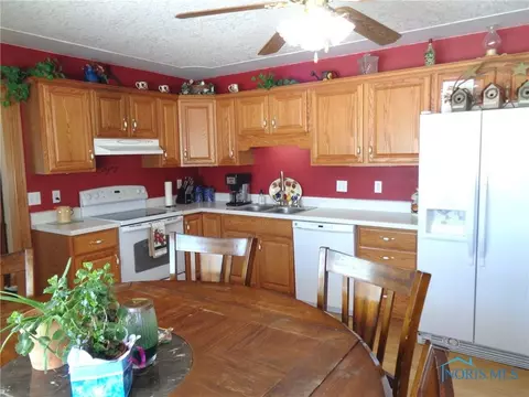391 S Watson St, Wayne, OH 43466 photo 4