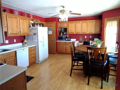 391 S Watson St, Wayne, OH 43466 photo 5