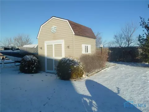 5840 Clover Ln, Walbridge, OH 43465 photo 11