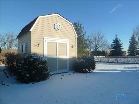 5840 Clover Ln, Walbridge, OH 43465 photo 10