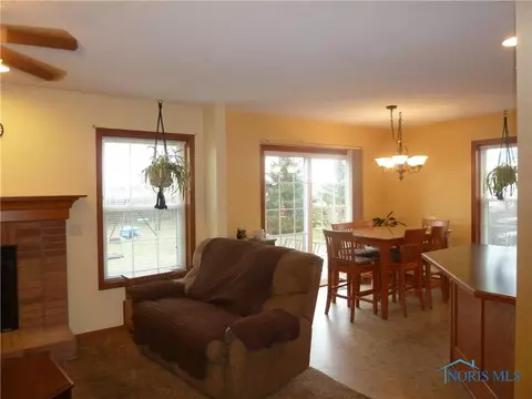 5840 Clover Ln, Walbridge, OH 43465 photo 26