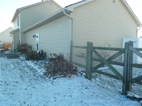 5840 Clover Ln, Walbridge, OH 43465 photo 9