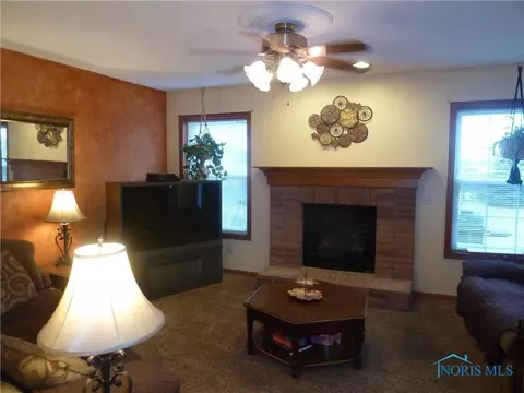 5840 Clover Ln, Walbridge, OH 43465 photo 25