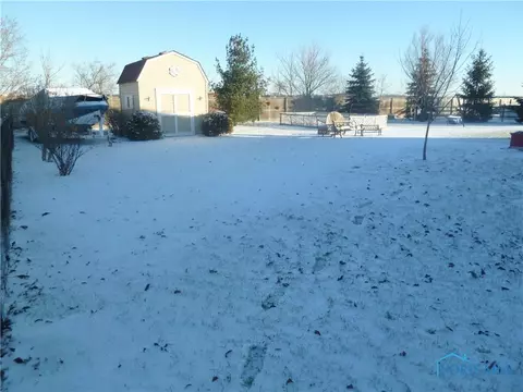 5840 Clover Ln, Walbridge, OH 43465 photo 8