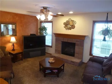 5840 Clover Ln, Walbridge, OH 43465 photo 24