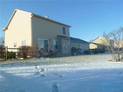 5840 Clover Ln, Walbridge, OH 43465 photo 4