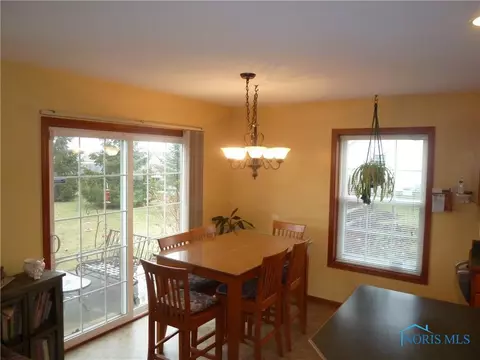 5840 Clover Ln, Walbridge, OH 43465 photo 19