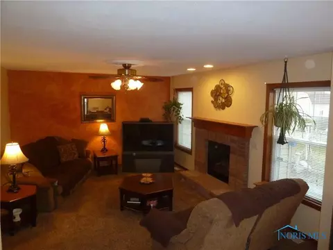 5840 Clover Ln, Walbridge, OH 43465 photo 21