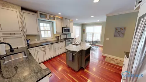 29126 E River Rd, Perrysburg, OH 43551 photo 4