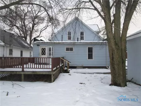 201 E Union St, Walbridge, OH 43465 photo 9