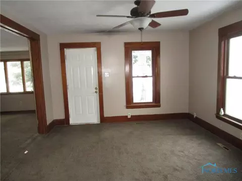 201 E Union St, Walbridge, OH 43465 photo 4