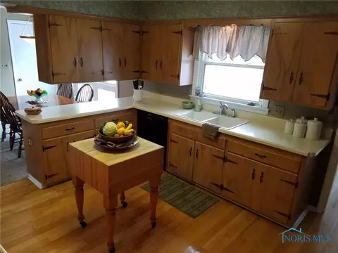 519 Sunny Dr, Bryan, OH 43506 photo 6