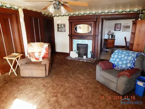 425 E Main St, Fayette, OH 43521 photo 9