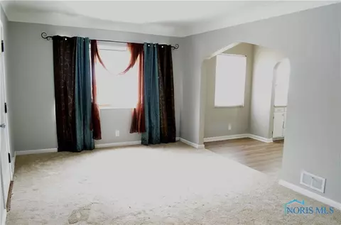 2065 Eileen Rd, Toledo, OH 43615 photo 3