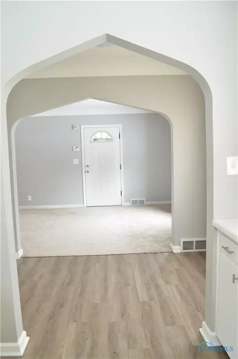 2065 Eileen Rd, Toledo, OH 43615 photo 9