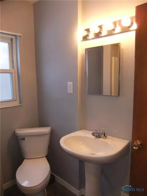 2065 Eileen Rd, Toledo, OH 43615 photo 10