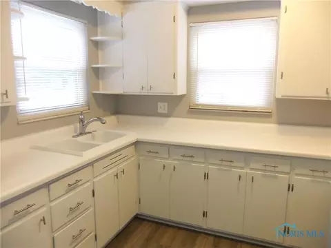 2065 Eileen Rd, Toledo, OH 43615 photo 5