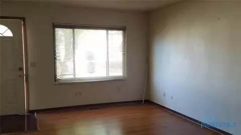 3607 Willow Run Dr, Toledo, OH 43607 photo 2