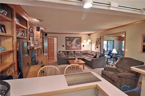4545 S Eber Rd, Monclova, OH 43542 photo 12