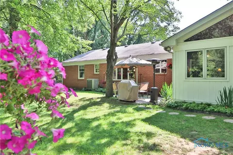 4545 S Eber Rd, Monclova, OH 43542 photo 2