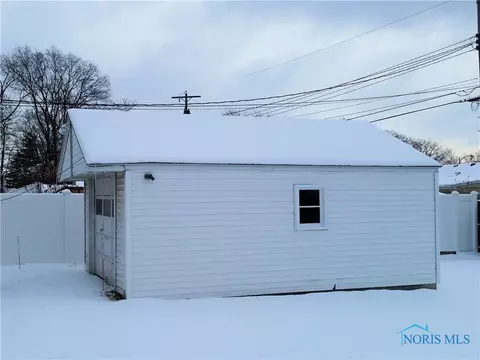 2833 Trimble Rd, Toledo, OH 43613 photo 13
