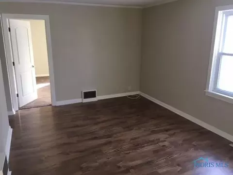 903 S Walnut St, Bryan, OH 43506 photo 3