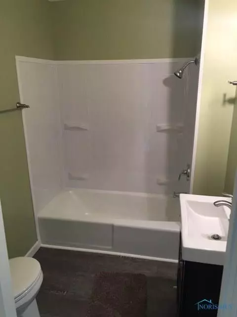 903 S Walnut St, Bryan, OH 43506 photo 9
