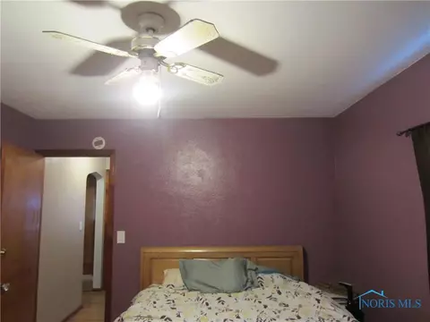 560 Robindale Ave, Oregon, OH 43616 photo 15