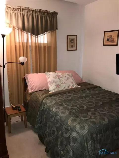 1030 Elysian Ave, Toledo, OH 43607 photo 9