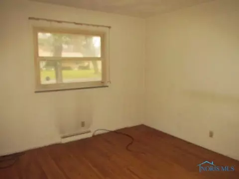 810 Mackow Dr, Toledo, OH 43607 photo 6
