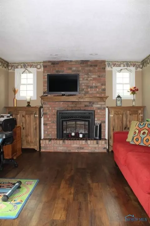 216 Ohio Dr, Bryan, OH 43506 photo 9