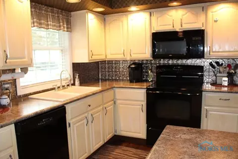 216 Ohio Dr, Bryan, OH 43506 photo 7