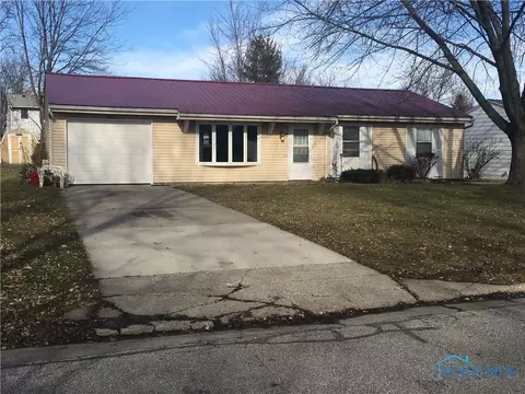 1105 Colonial Ln, Bryan, OH 43506 photo 1