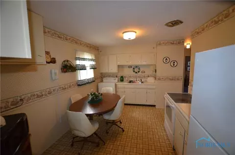 1840 E Benwick Rd, Toledo, OH 43613 photo 9