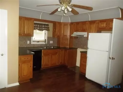 113 Fairview St, Lyons, OH 43533 photo 8