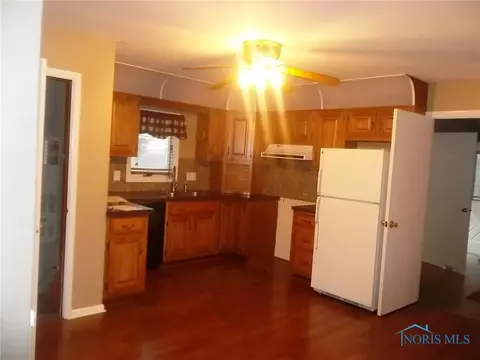 113 Fairview St, Lyons, OH 43533 photo 9