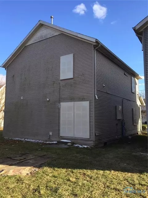1276 Vance St, Toledo, OH 43607 photo 2