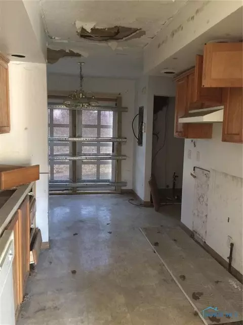 1276 Vance St, Toledo, OH 43607 photo 4