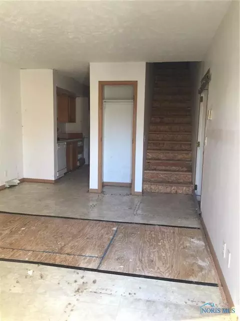 1276 Vance St, Toledo, OH 43607 photo 3