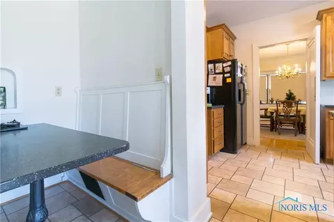 2041 Shenandoah Rd, Toledo, OH 43607 photo 7